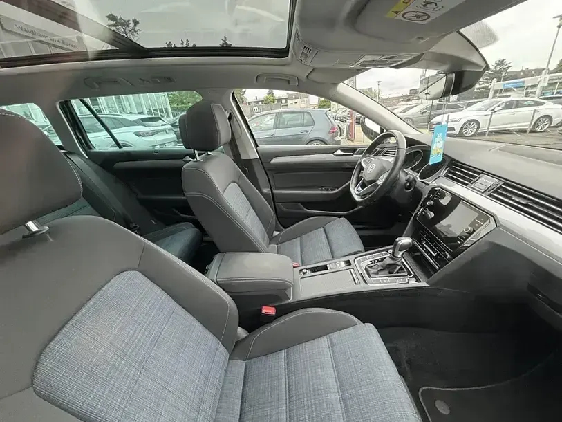 Gebraucht VW Passat GTE 218 PS (160 kW) 2020 Aquamarinblau Kombi