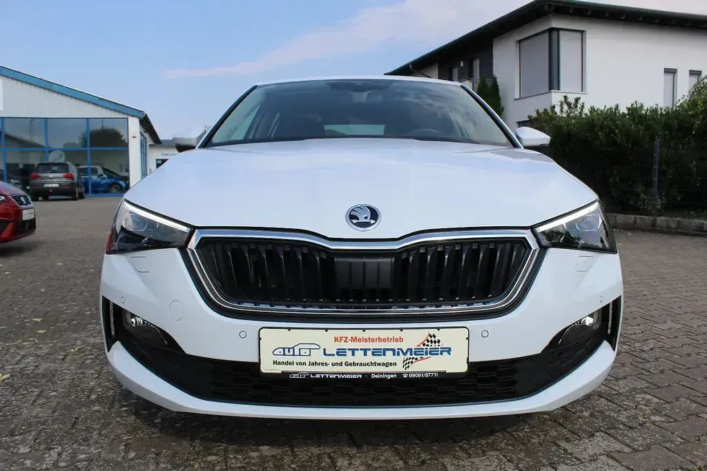 Gebraucht Skoda Scala Tour 110 PS (80 kW) 2022 Weiß Kleinwagen