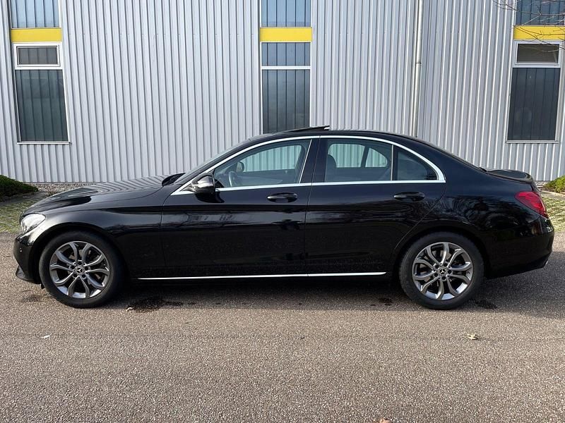 Gebraucht Mercedes C180 156 PS (114 kW) 2017 Schwarz Limousine