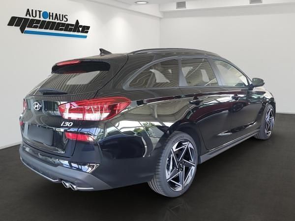Neu Hyundai i30 N Line 140 PS (102 kW) 2025 Schwarz (abyss black / mic) Kombi