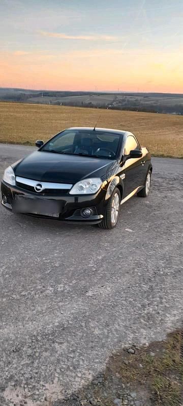 Schwarz Gebraucht 2009 Opel Tigra Cabrio | 3.500 € (Teuer) - Bild 1/4