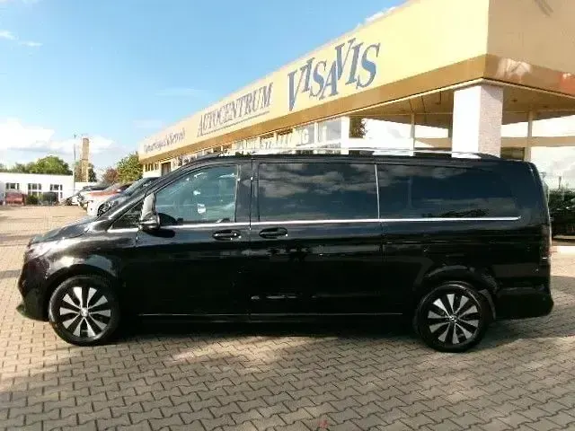Gebraucht Mercedes V300 Avantgarde 237 PS (174 kW) 2024 Schwarz Van / Kleinbus
