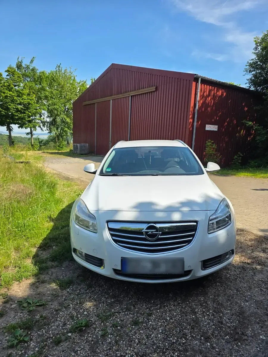 Gebraucht Opel Insignia 160 PS (117 kW) 2012 Weiß Kombi