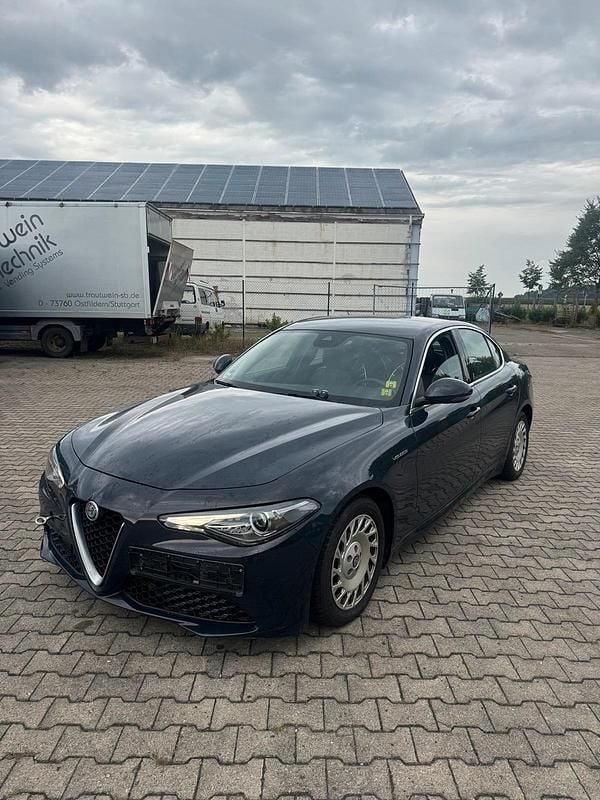 Gebraucht Alfa Romeo Giulia 180 PS (132 kW) 2016 Blau Limousine