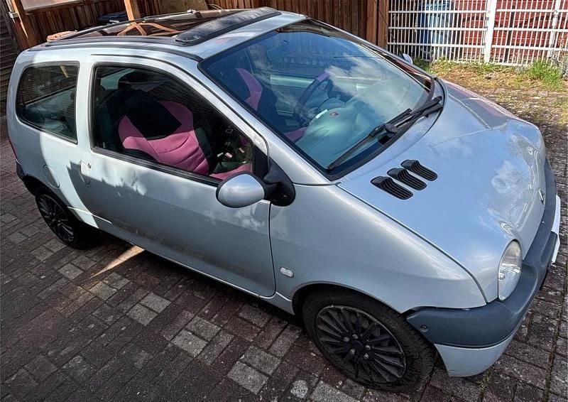 Second-hand Renault Twingo 58 CP (42 kW) 2003 Argintiu Hatchback