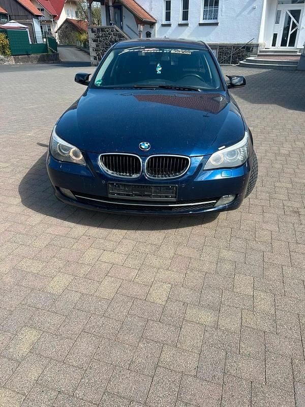 Gebraucht BMW 525 197 PS (144 kW) 2007 Blau Kombi