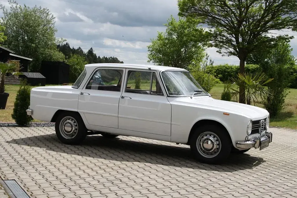 Gebraucht Alfa Romeo Giulia 1300 Super 88 PS (64 kW) 1972 Biancospino 013 Limousine