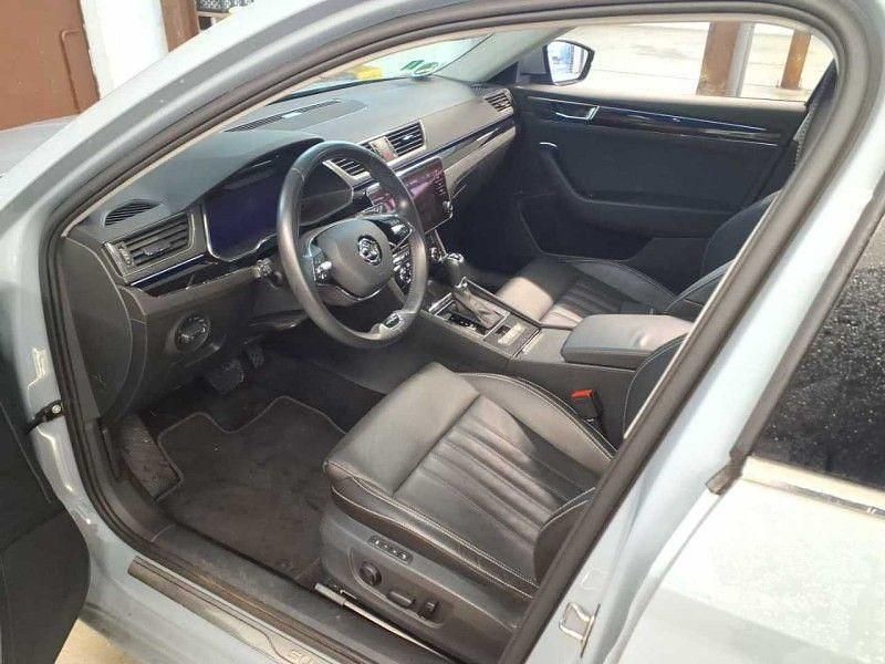 Gebraucht Skoda Superb Ambiente 218 PS (160 kW) 2021 Blau Kombi