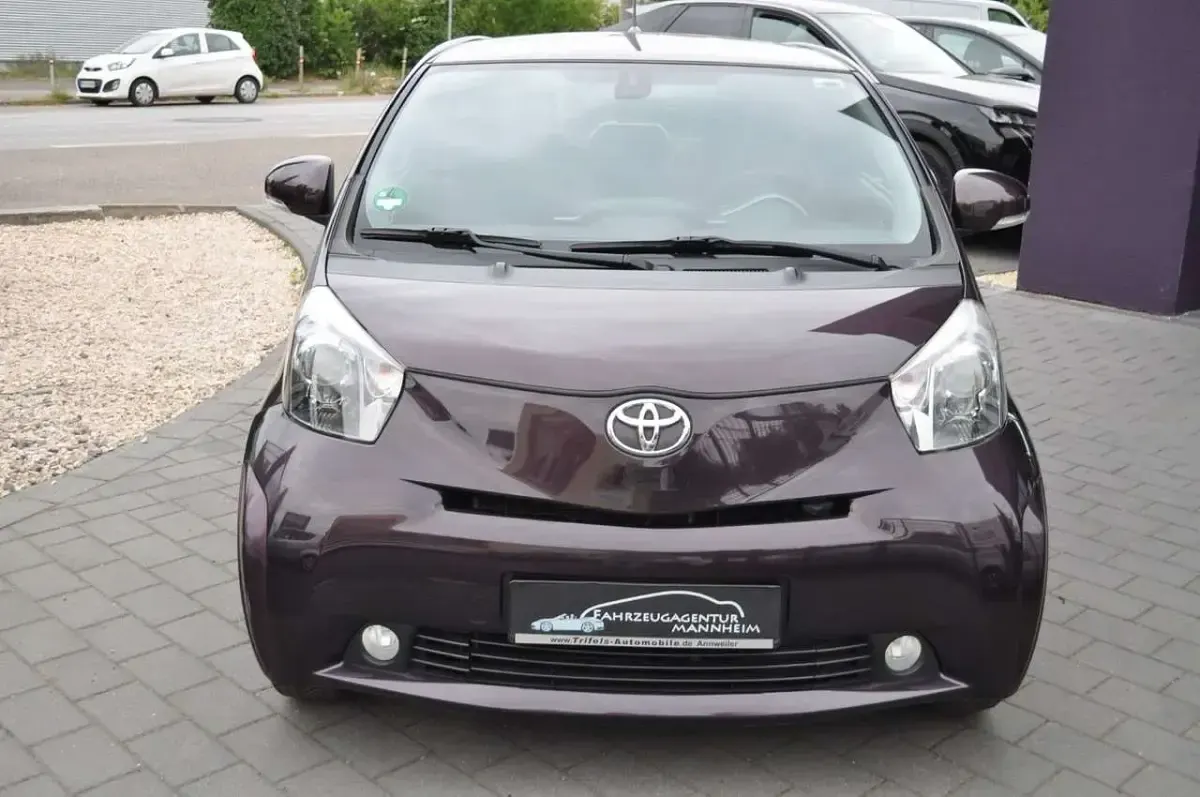 Gebraucht Toyota iQ 68 PS (50 kW) 2010 Violet Kleinwagen