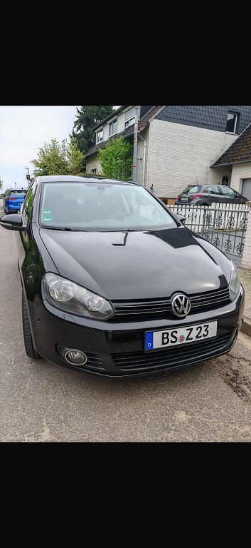 Gebraucht VW Golf VI Team 122 PS (89 kW) 2010 Schwarz Kleinwagen