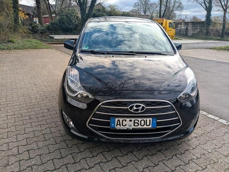 Gebraucht Hyundai i20 Space 90 PS (66 kW) 2018 Schwarz Van / Kleinbus