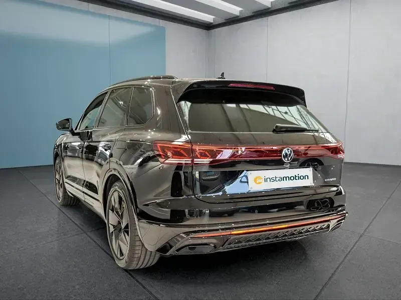 Gebraucht VW Touareg R 462 PS (339 kW) 2025 Schwarz SUV