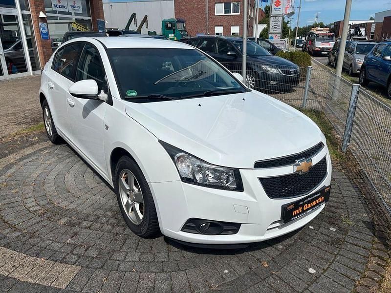 Weiß Gebraucht 2012 Chevrolet Cruze LT Kleinwagen | 5.000 € (Etwas zu teuer) - Bild 1/3