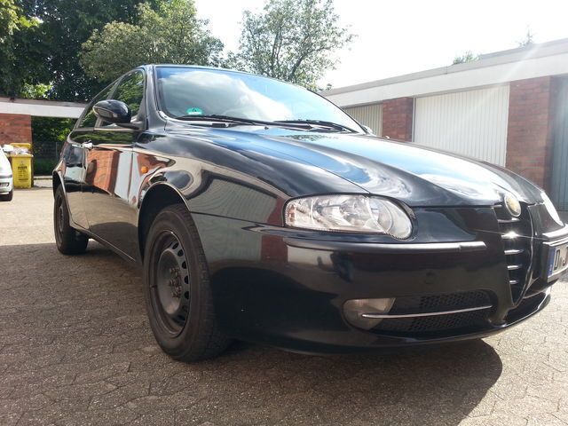 Gebraucht Alfa Romeo 147 105 PS (77 kW) 2002 Schwarz Kleinwagen