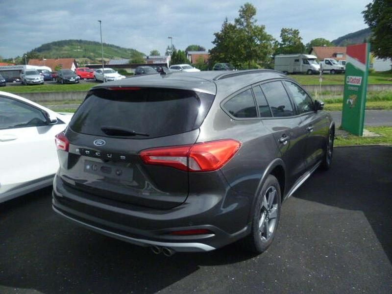 Gebraucht Ford Focus Active 125 PS (91 kW) 2022 Magnetic graumetallic Kombi