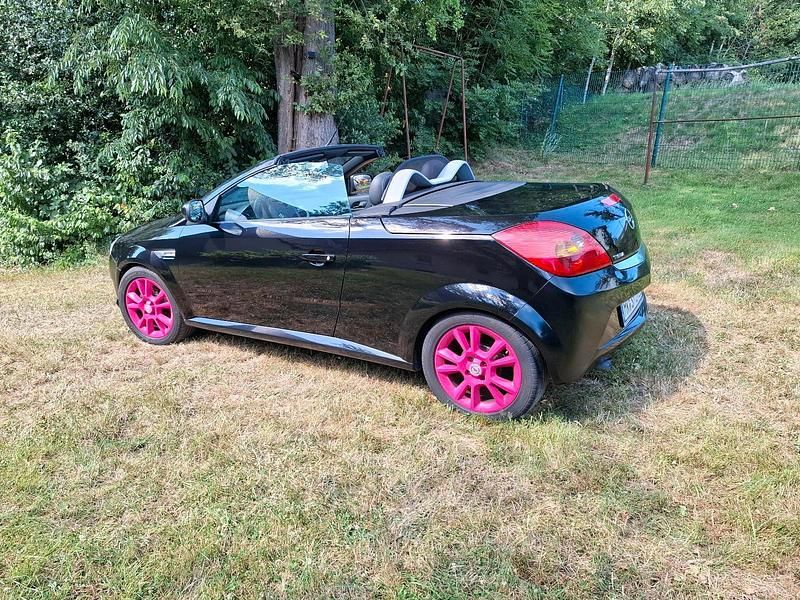 Schwarz Gebraucht 2006 Opel Tigra Cabrio | 1.650 € (Guter Preis) - Bild 1/4