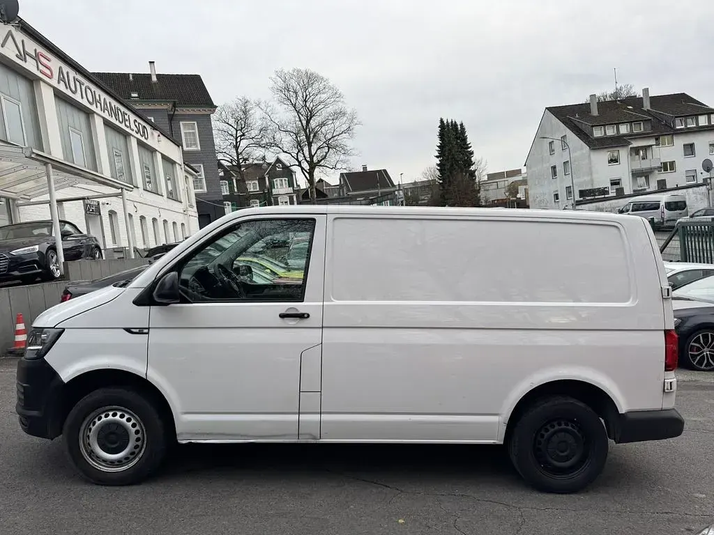 Gebraucht VW Transporter 102 PS (75 kW) 2019 Candyweiß Van