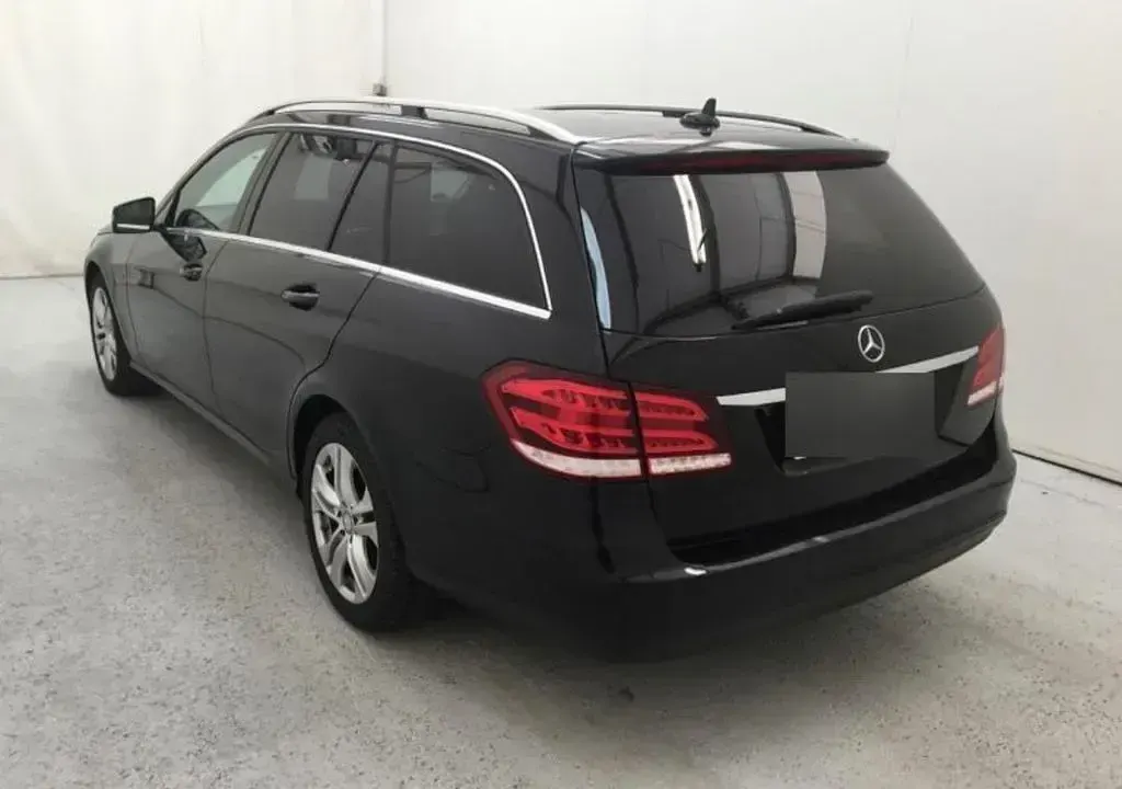 Gebraucht Mercedes E250 204 PS (150 kW) 2014 Schwarz Limousine
