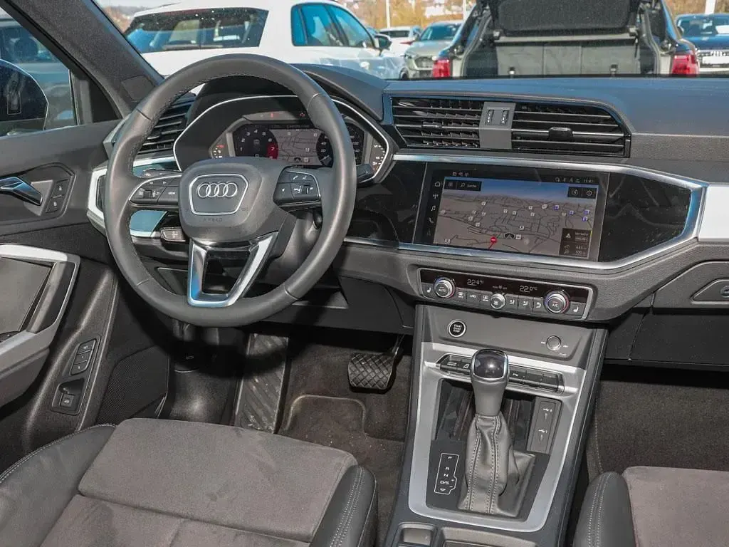 Gebraucht Audi Q3 Sportback S-Line 150 PS (110 kW) 2025 Navarrablau metallic SUV