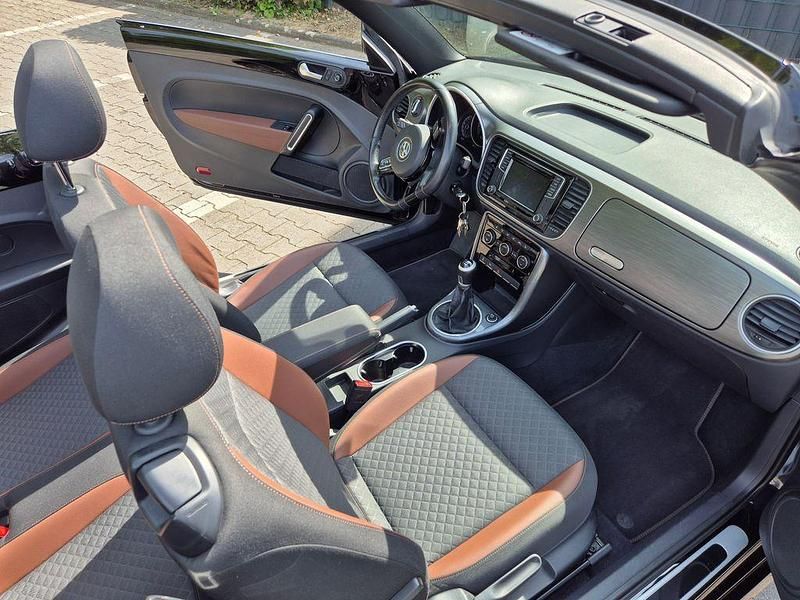 Gebraucht VW Beetle Allstar 105 PS (77 kW) 2016 Schwarz Kleinwagen