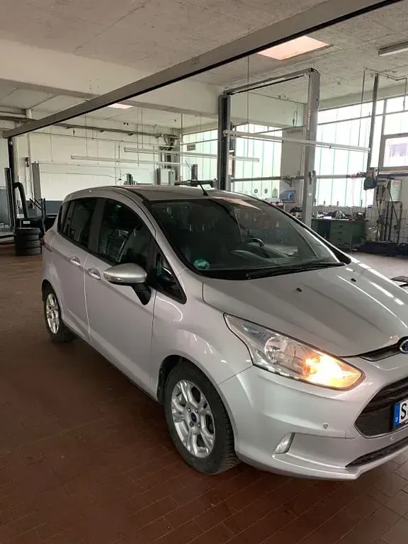 Używany Ford B-MAX Titanium 101 KM (74 kW) 2017 Srebrny Minivan