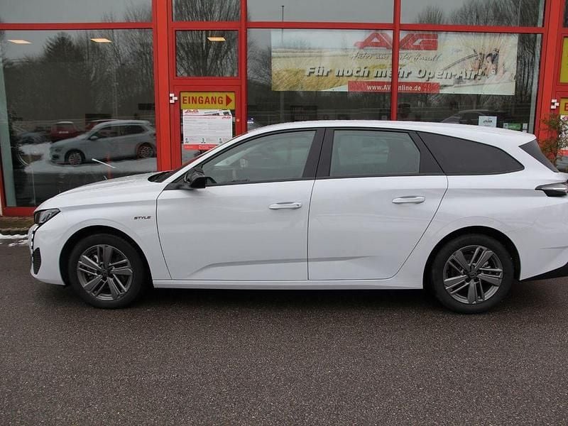 Gebraucht Peugeot 308 SW Style 136 PS (100 kW) 2025 Weiß Kombi