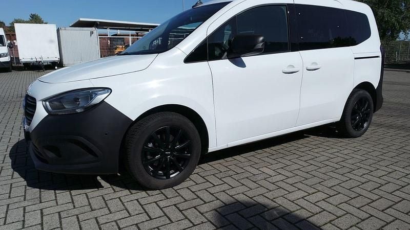 Arktikweiss Gebraucht 2023 Mercedes Citan 110 Kombi | 19.999 € (Fairer Preis) - Bild 1/4