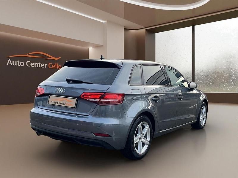 Gebraucht Audi A3 Sport 116 PS (85 kW) 2019 Grau Limousine