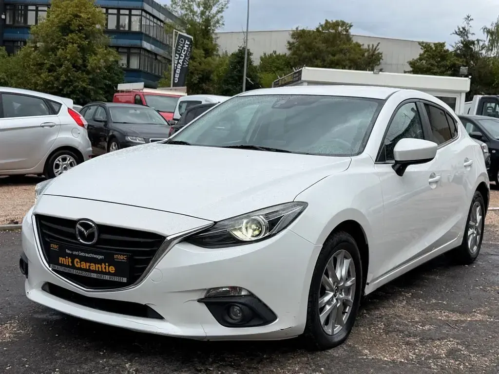 Gebraucht Mazda 3 Center-Line 105 PS (77 kW) 2016 Weiß Limousine