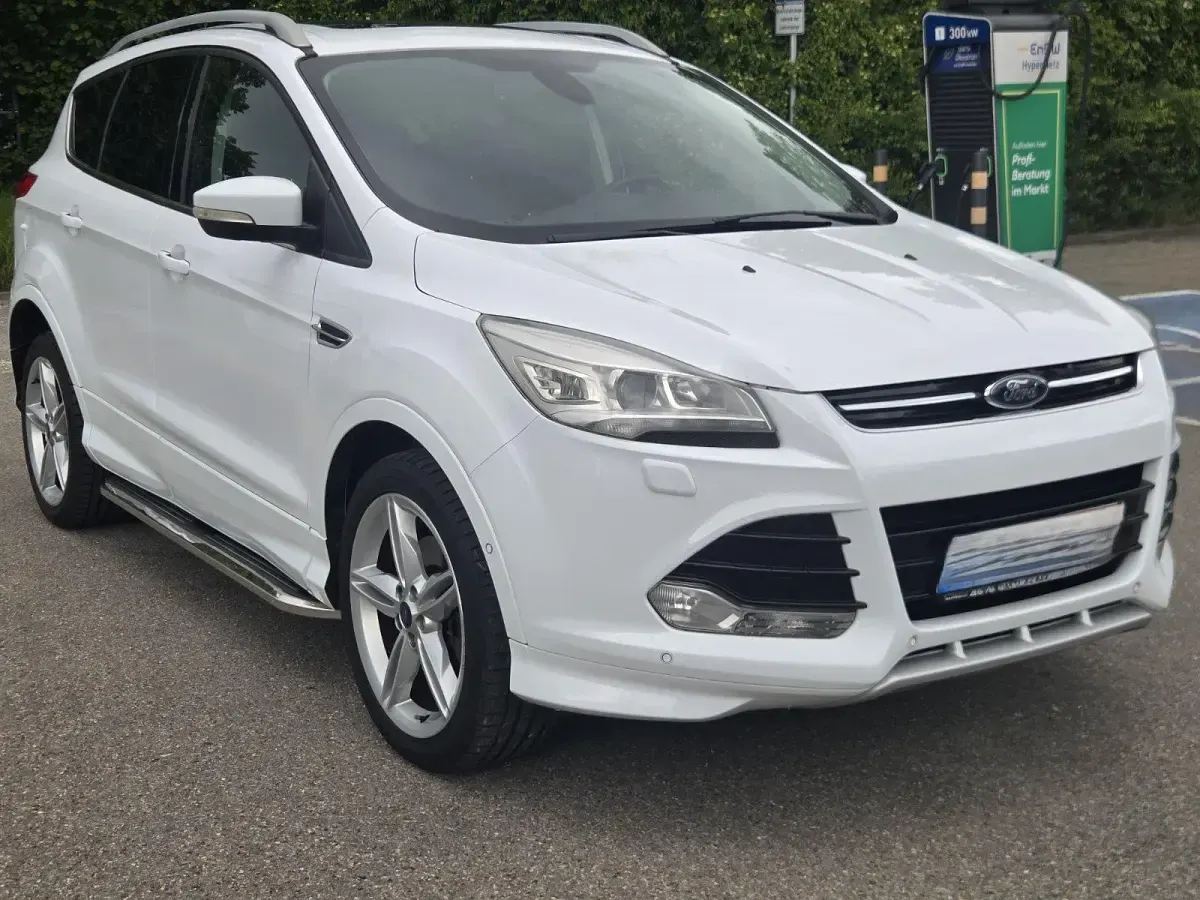 Gebraucht Ford Kuga ST-Line 163 PS (119 kW) 2015 Weiß SUV