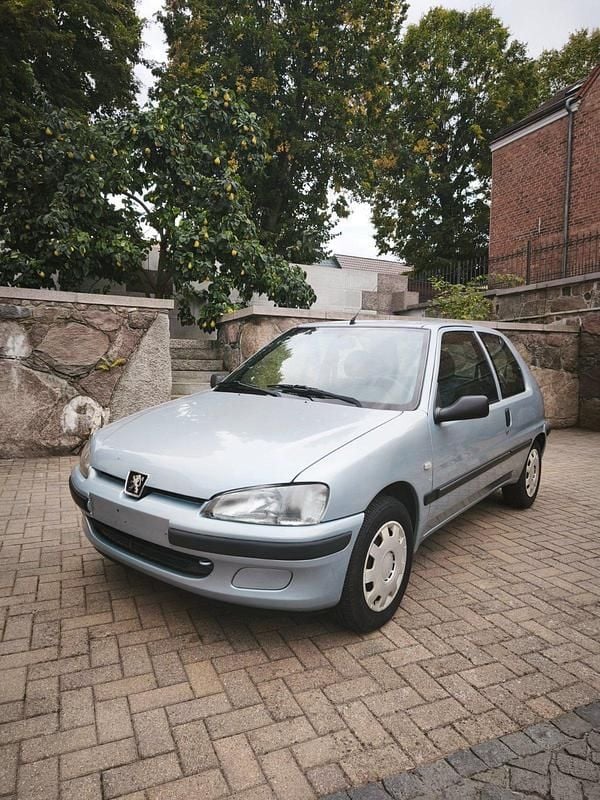 Grün Gebraucht 2001 Peugeot 106 Filou Kleinwagen | 900 € (Fairer Preis) - Bild 1/4