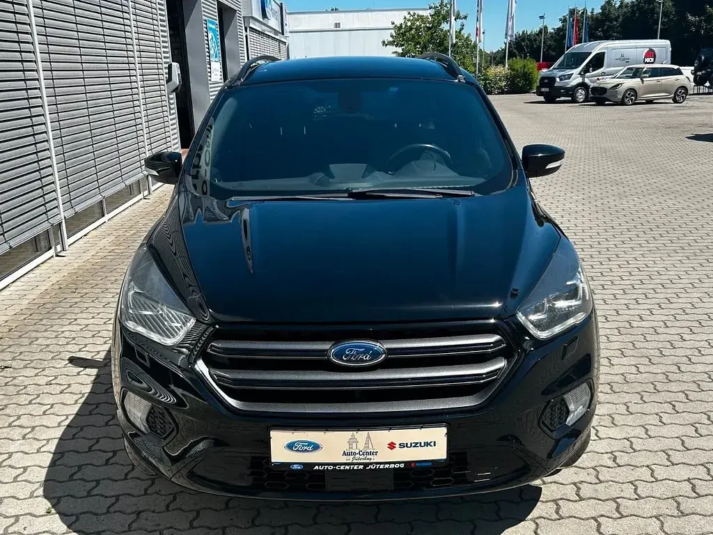 Gebraucht Ford Kuga ST-Line 150 PS (110 kW) 2019 Schwarz SUV