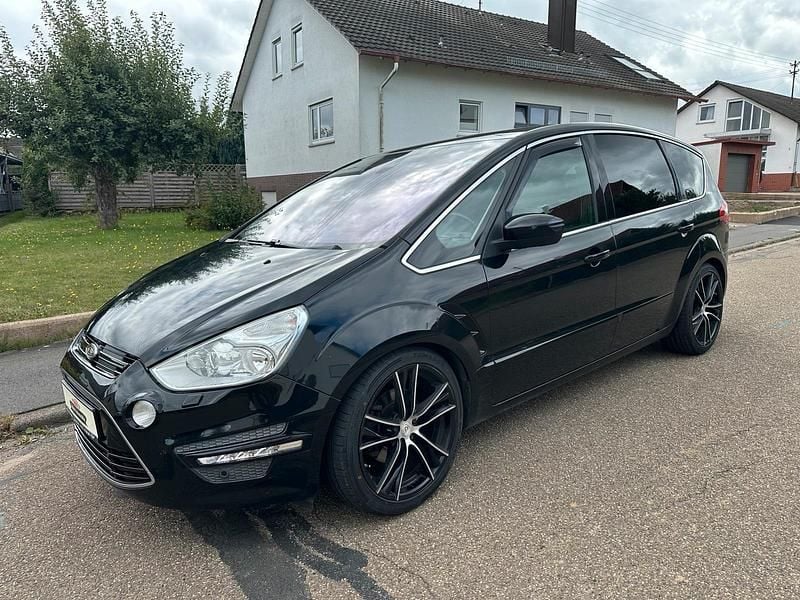 Gebraucht Ford S-MAX Titanium 140 PS (102 kW) 2011 Schwarz Van / Kleinbus
