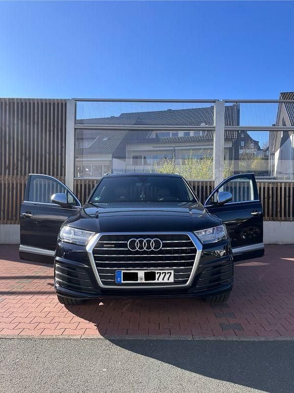 Schwarz Gebraucht 2016 Audi Q7 S-Line SUV | 40.990 € (Etwas zu teuer) - Bild 1/4