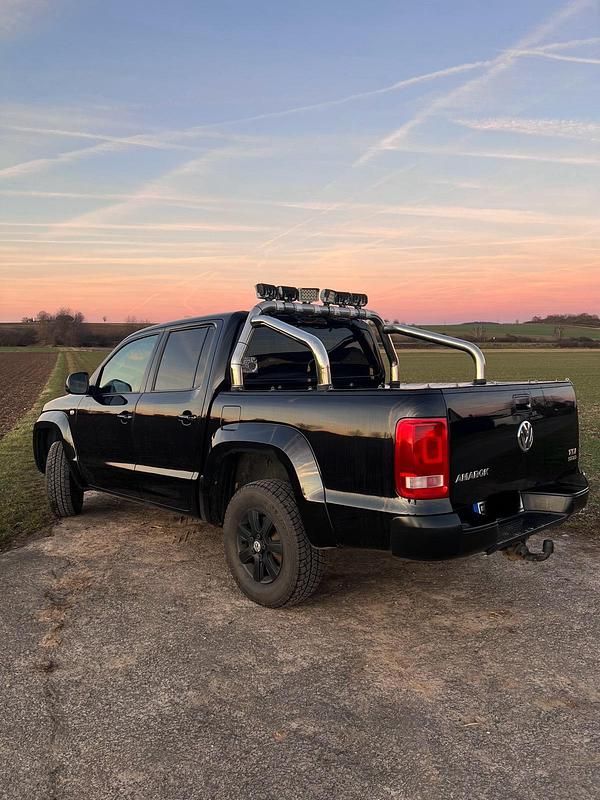 Schwarz Gebraucht 2013 VW Amarok Trendline Abholung | 19.499 € (Fairer Preis) - Bild 1/4