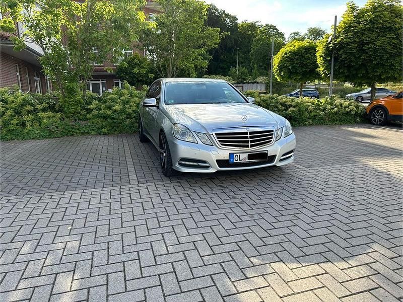 Gebraucht Mercedes E300 Avantgarde 231 PS (169 kW) 2011 Silber Limousine