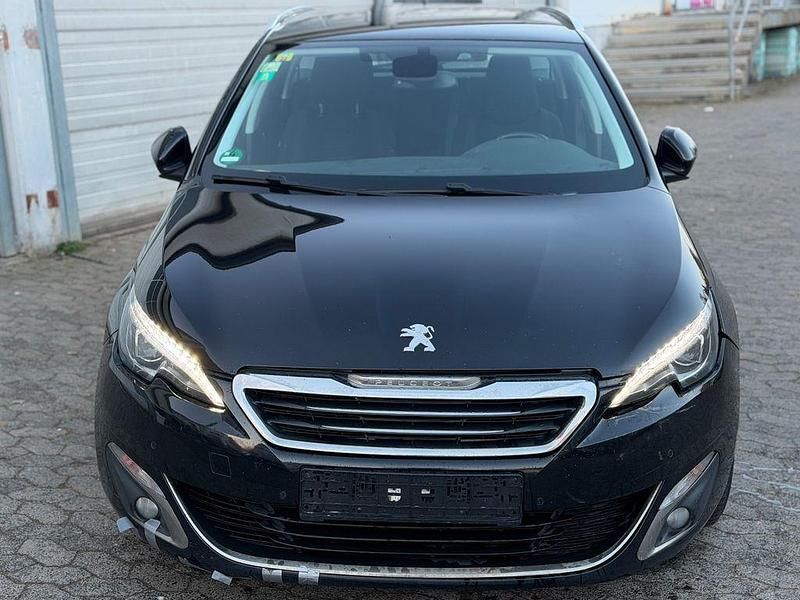 Gebraucht Peugeot 308 SW Allure 120 PS (88 kW) 2015 Kombi