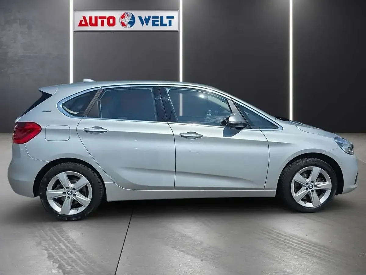 Gebraucht BMW 225 Luxury Line 224 PS (164 kW) 2017 Glaciersilber metallic Kombi