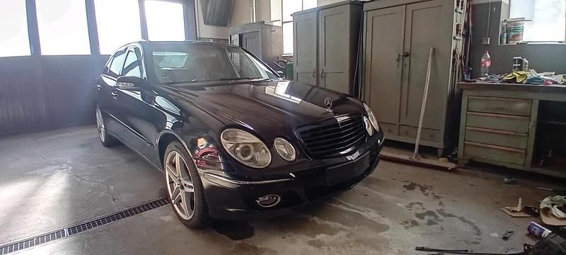 Schwarz Gebraucht 2004 Mercedes 200 Limousine | 3.200 € - Bild 1/4