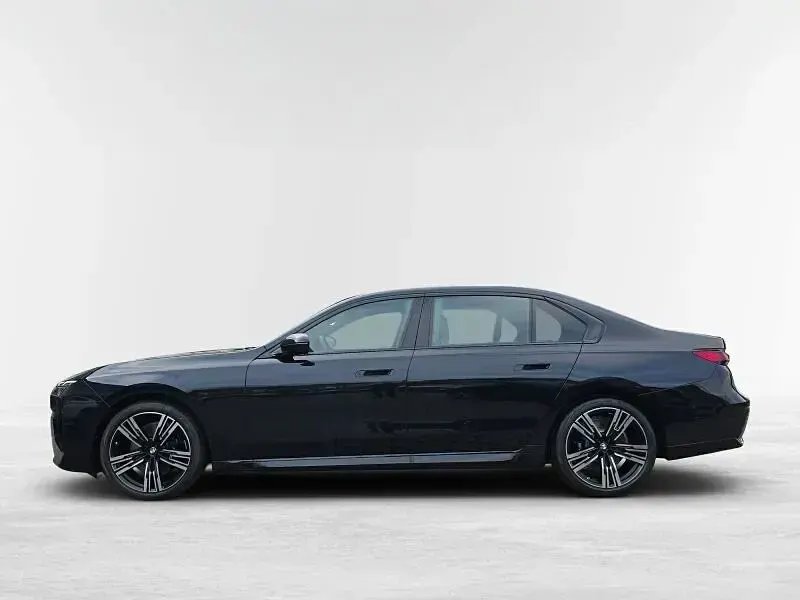 Gebraucht BMW 740 M Sport 299 PS (219 kW) 2025 Schwarz Limousine
