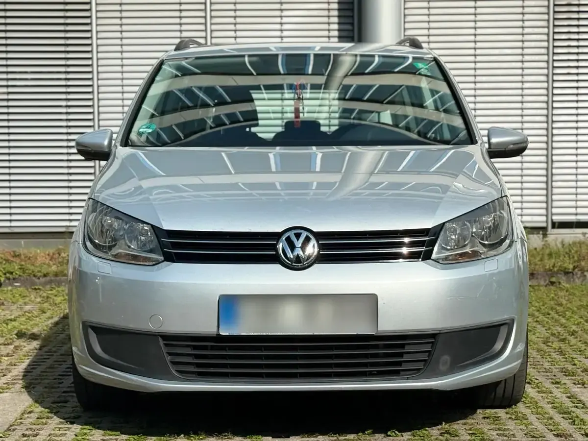 Gebraucht VW Touran 105 PS (77 kW) 2011 Silber Van / Kleinbus