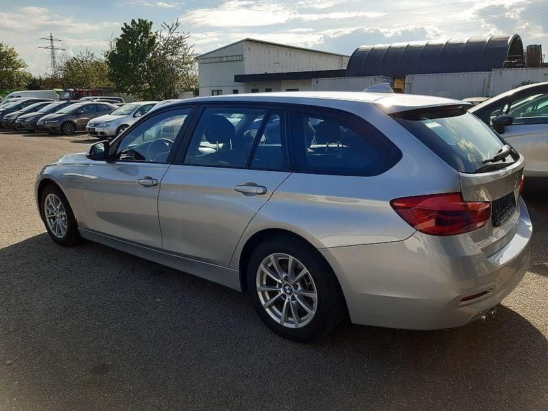 Gebraucht BMW 320 190 PS (139 kW) 2015 Silber Kombi