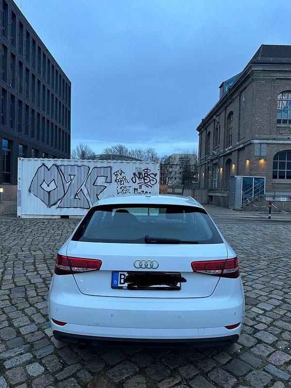 Gebraucht Audi A3 Ambition 110 PS (80 kW) 2016 Weiß Kleinwagen