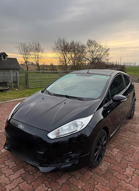 Schwarz Gebraucht 2016 Ford Fiesta ST-Line Limousine | 9.500 € (Teuer) - Bild 1/4