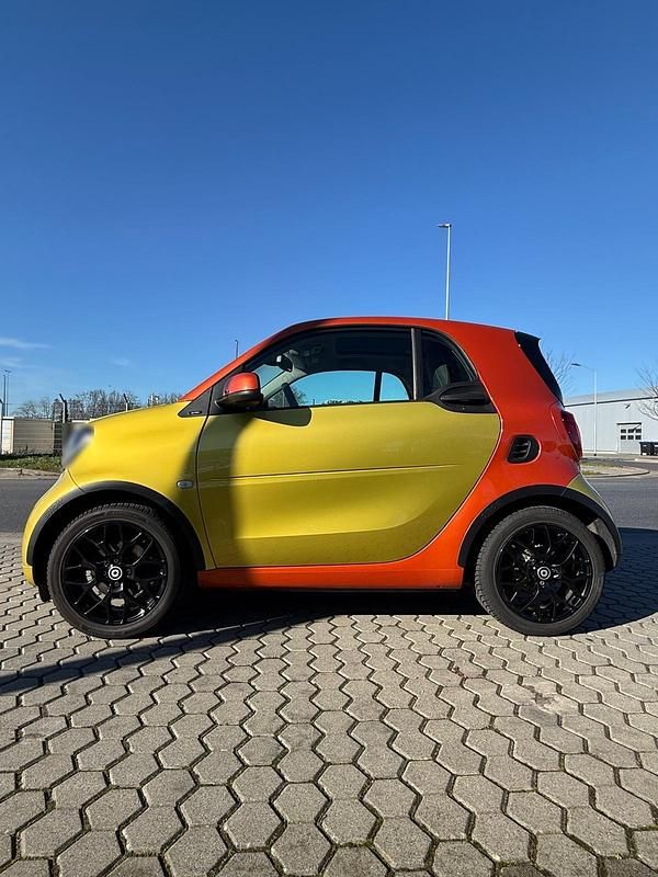 Gebraucht Smart ForTwo Coupé 90 PS (66 kW) 2018 Gelb Coupé