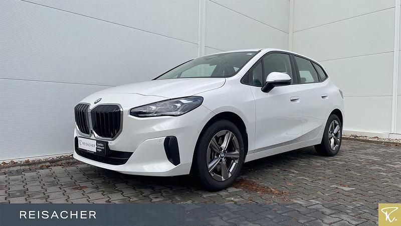 Weiß Gebraucht 2024 BMW 223 Active Tourer Van / Kleinbus | 34.849 € (Superpreis) - Bild 1/4