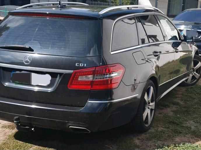 Gebraucht 2011 Mercedes E350 Avantgarde Kombi | 6.900 € (Guter Preis) - Bild 1/1