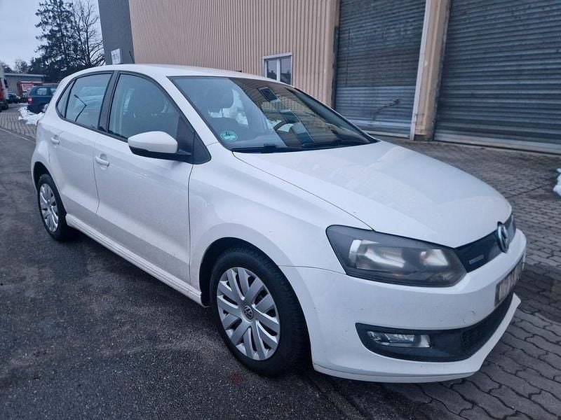 Weiß Gebraucht 2010 VW Polo Trendline Kleinwagen | 2.900 € (Guter Preis) - Bild 1/4