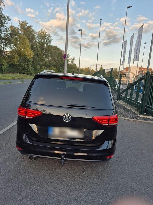 Gebraucht VW Touran Highline 150 PS (110 kW) 2016 Schwarz Van / Kleinbus