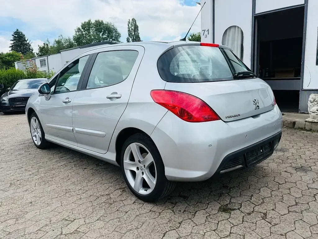 Gebraucht Peugeot 308 Platinum 150 PS (110 kW) 2010 Silber Limousine